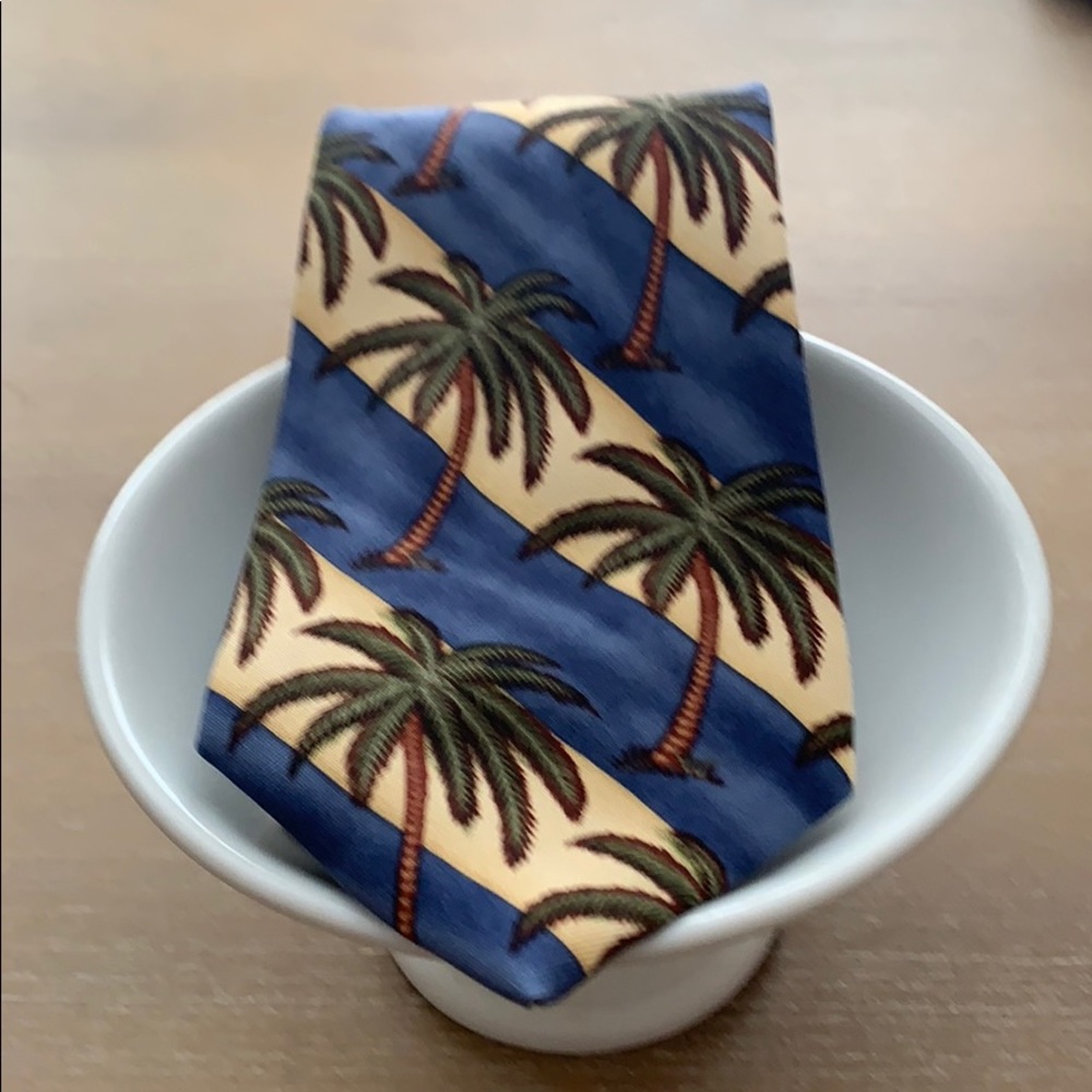 Tommy Bahama Men’s Vintage Silk Tie